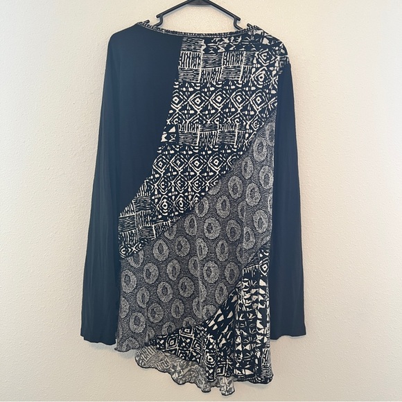 Adore XXL Black Gray Asymmetrical Hem Geometric Boho Tunic Top Long Sleeve - Picture 2 of 8
